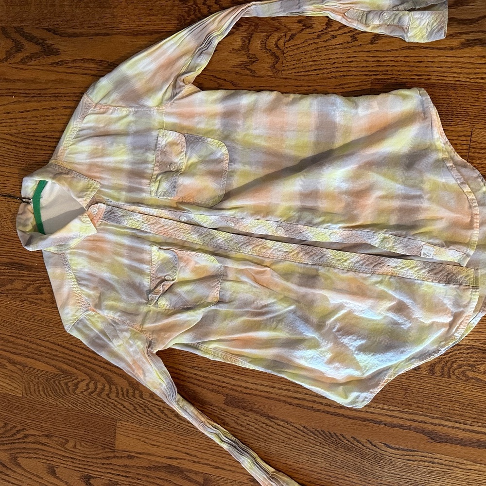 Women’s button down